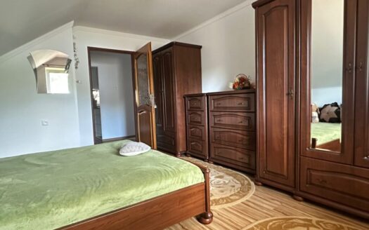 Priestranný zrekonštruovaný byt s balkónom €650 vrátane energií